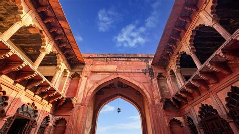 agra fort gates.